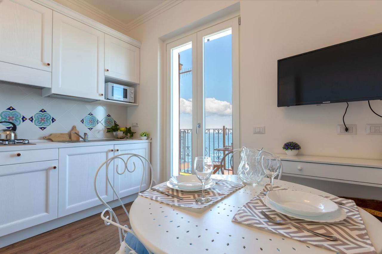 קאסטלסארדו “Cielo E Mare”, Casetta Nel Cuore Del Borgo Antico / “Sky & Sea”, Charming In The Heart Of Old Village מראה חיצוני תמונה